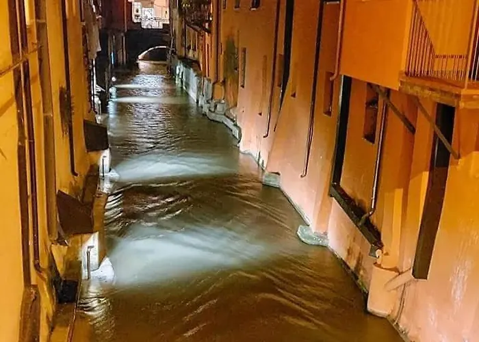 Vie D'acqua Little Venice Center Bo Болонья